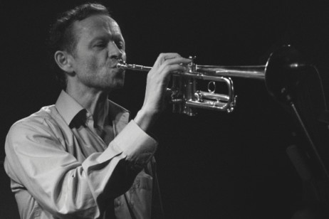 Vierteltontrompeter Franz Hautzinger tritt bei blurred edges mit dem TonArt Ensemble an. Foto: Daniel Cemborek