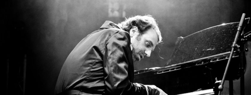 Chilly-Gonzales-Shut-up-play-the-piano-c-Olivier-Hoffschir