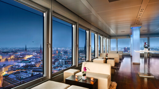 Panoramablick auf die Stadt aus dem Emporio Hotel, einer Eventlocation Hamburgs