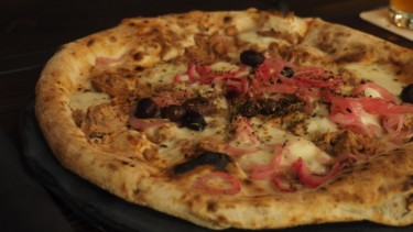 Neapolitanische Pizza bei Tazzi auf St. Pauli Foto: Sophia Herzog