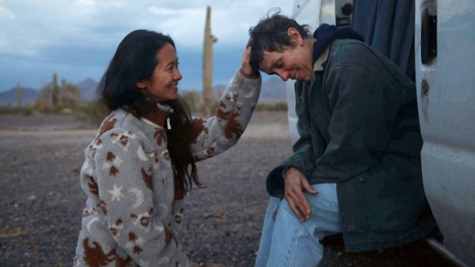Regisseurin Chloé Zhao und Hauptdarstellerin Frances McDormand sind für den Film tief in das Leben der Nomaden eingetaucht; ©The World Disney Company