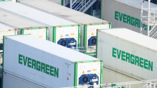 Das größte Containerschiff der Welt gehört zu Evergreen aus Taiwan; Foto: Unsplash/Ari Ara