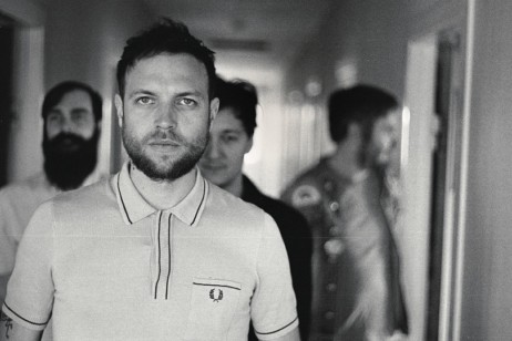 „Wir sind alle Indie- und Punkverliebte erwachsene Kinder“: Josef Endicott (vorne) (Foto: Melancholie_Maritim_Photographie)