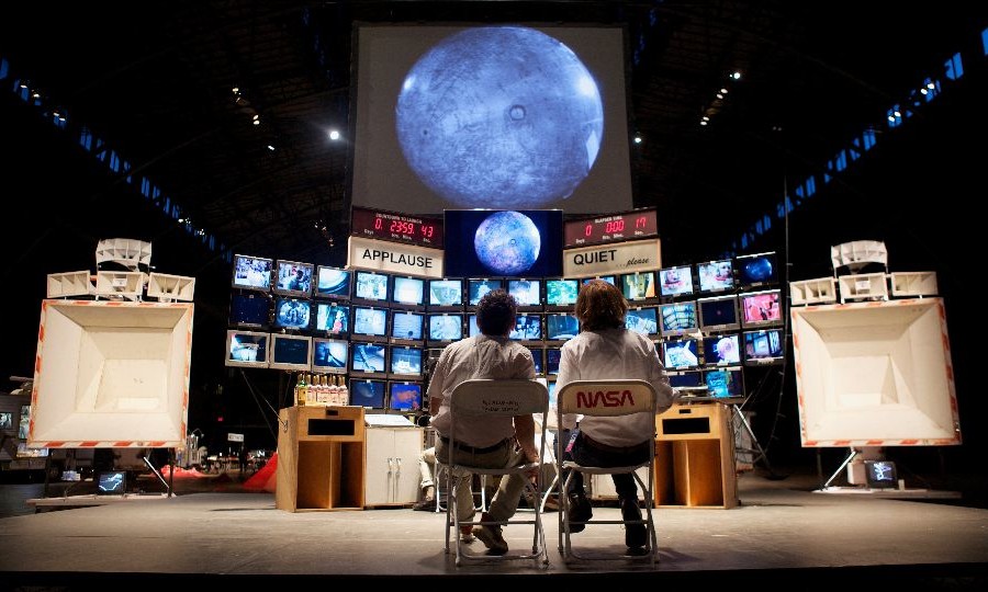 Tom Sachs: Mission Control Center (MCC), 2007-2016; Space Program: Mars - Park Avenue Armory, New York, 2012 (Foto: Genevieve Hanson © Tom Sachs)