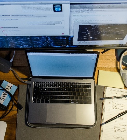 Das Studium ist eine Zeit der Selbstorganisation, dabei ist Hilfe immer willkommen (Foto: unsplash/Tomas Yates)