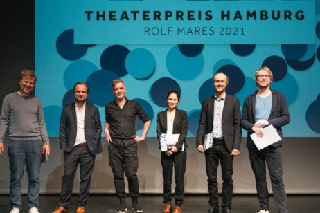 Die Gewinner:innen des Theaterpreis Hamburg – Rolf Mares 2021 (Foto: Niklas Marc Heinecke)