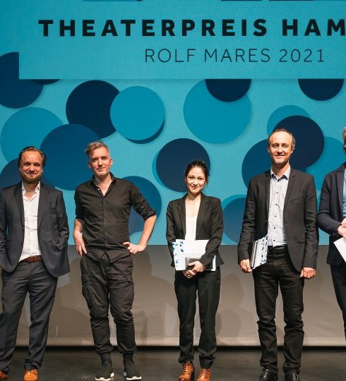 Die Gewinner:innen des Theaterpreis Hamburg – Rolf Mares 2021 (Foto: Niklas Marc Heinecke)