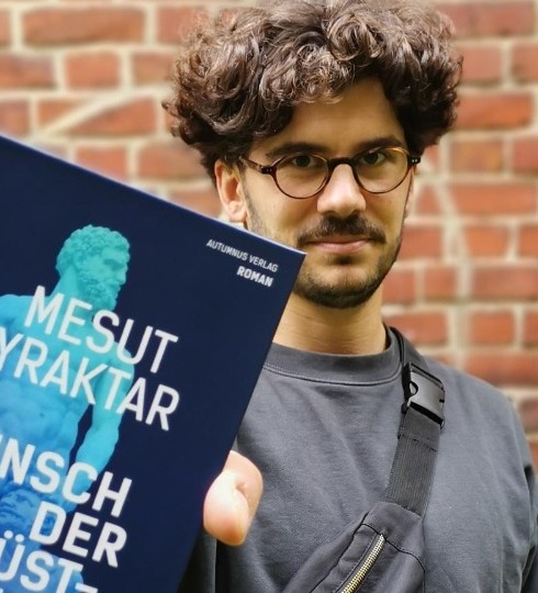 „Wunsch der Verwüstlichen“ ist der neue Roman von Mesut Bayraktar (Foto: privat)