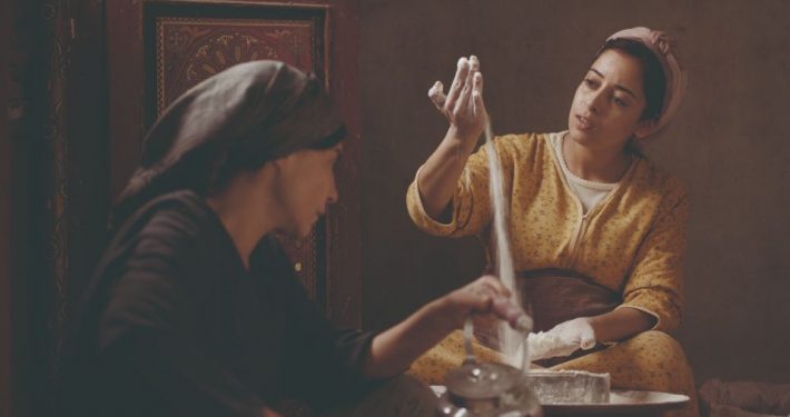 Abla (Lubna Azabal) und Samia (Nisrin Erradi) arbeiten gemeinsam in der Backstube (Foto: Grandfilm)