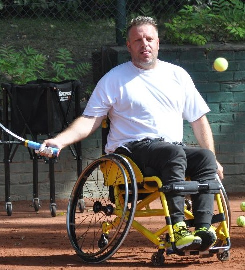 Einer von rund 1200 Rollstuhltennisspielern in Deutschland: Markus Wasmund (Foto: Arne Steenbock)