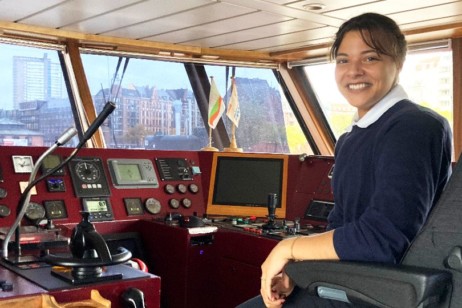 Für Helena Jumira Rodriguez Buhr ist Hafenschifferin mittlerweile ein Traumberuf (Foto: Felix Willeke)
