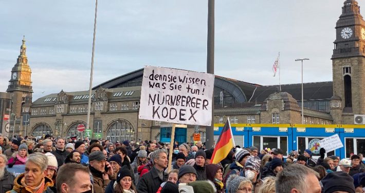 Anti-Corona-Maßnahmen-Demo in der Hamburger Innenstadt (Foto: Christine Hentschel)