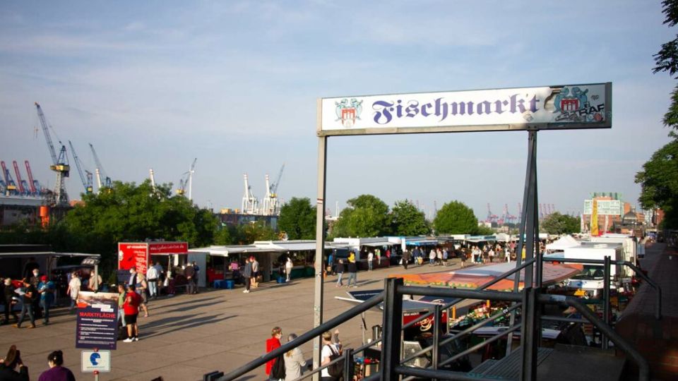 fischmarkt-hamburg-altona-fisch-wochenmarkt-1040x662-johanna-zobel-klein