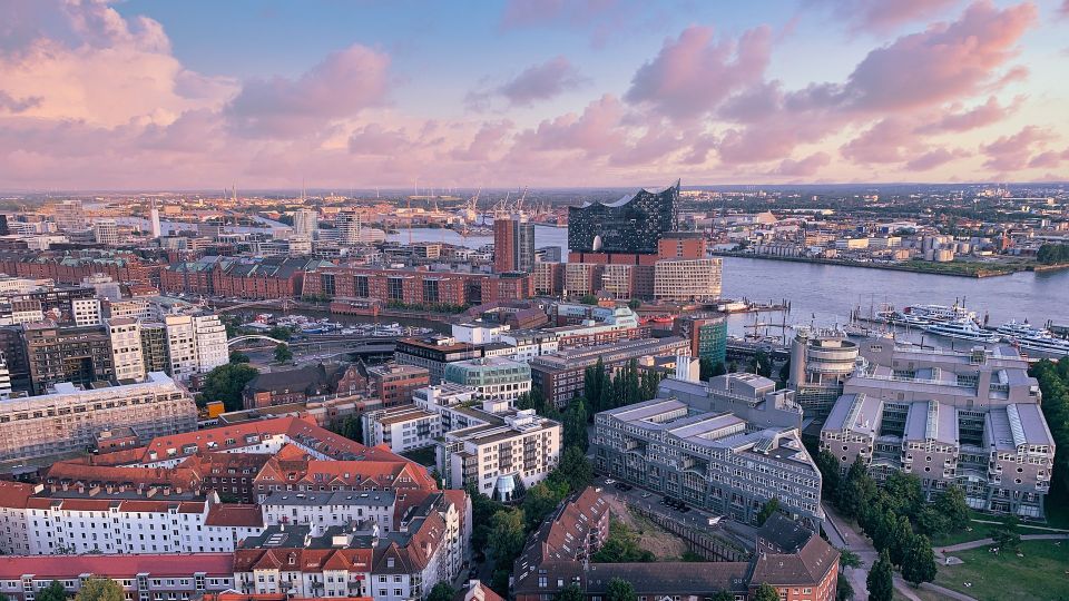 Aussicht in Hamburg über die Stadt inklusive Elbphilharmonie