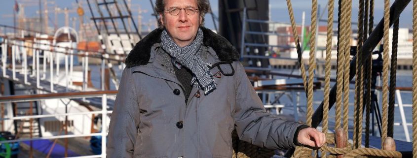 Hafenmuseum Prof. Dr. Klaus Bernhard Staubermann, Gründungsdirektor des Deutschen Hafenmusuems, auf der Viermastbark PEKING, Foto SHMH[16]-klein