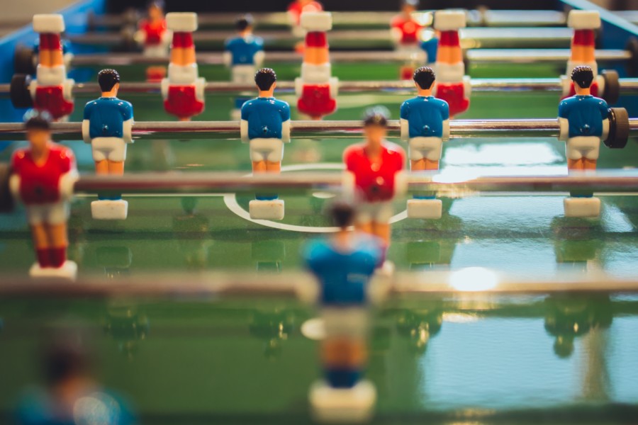 Am 27. Februar gibt’s das allmonatliche Kickerturnier im Freundlich+Kompetent (©unsplash/mpho mojapelo)