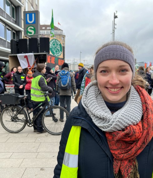 Nina: „Ich finde das richtig, dass immer noch viele Kinder zur FFF-Demo anstatt in die Schule gehen“ (©Katharina Stertzenbach)