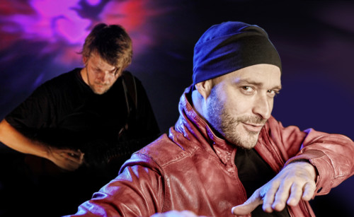 Vocal- und Anarcho-Jazz beim Elbjazz: Andreas Schaerer (r.) und Kalle Kalima (l.) (©Reto Andredi/Maarit Kytöharju)