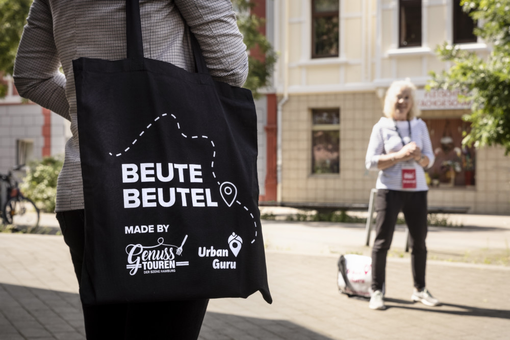 Immer mit dabei auf der Genuss-Tour Hamburg: Der Beute Beutel (©Jérome Gerull)