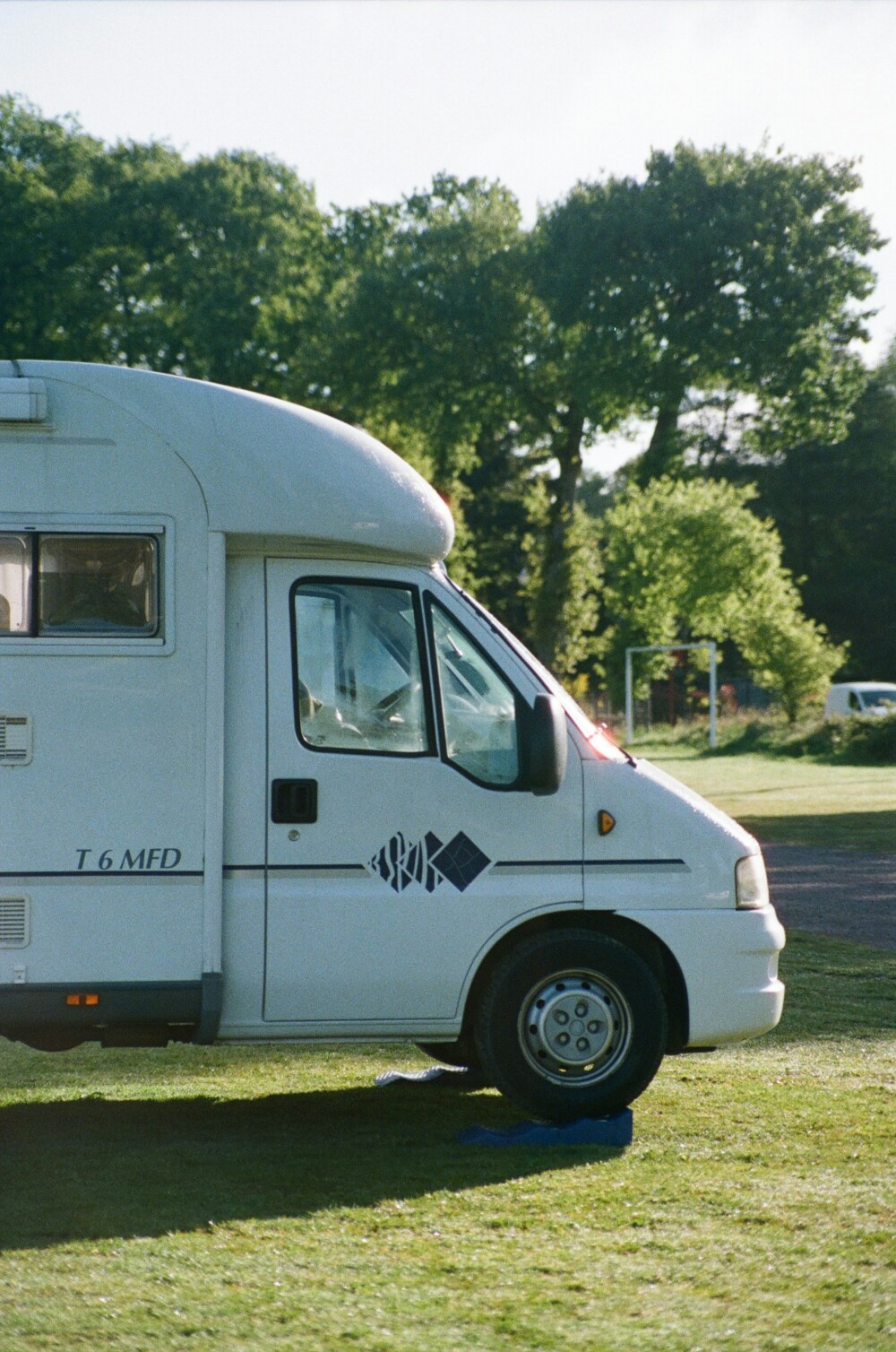 Wohnmobil auf Campingplatz