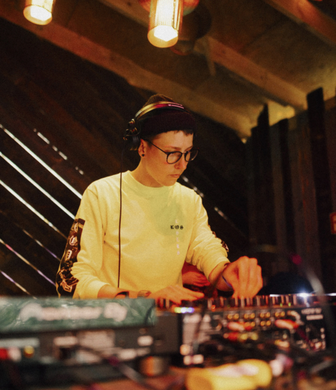 DJ im Frauenmusikzentrum
