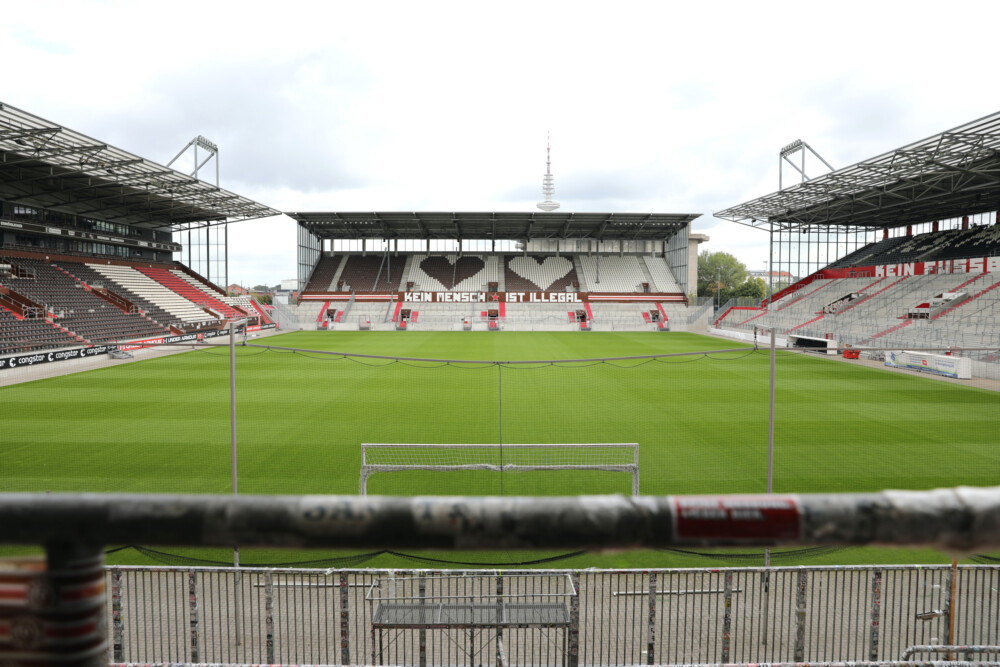 Am Millerntor setzt sich der FC St. Pauli für die Rechte queerer Menschen ein 