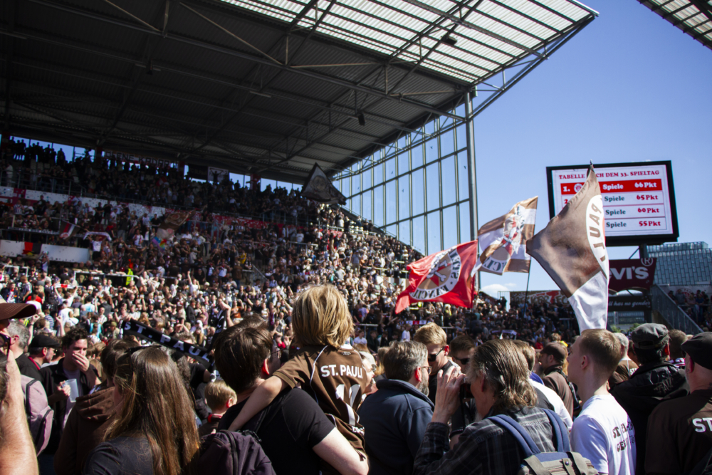Aufstiegsmoment FC St. Pauli im Millerntor-Stadion