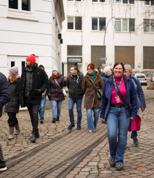 Unterwegs auf dem Stadteilspaziergang „Rund um den Phoenixhof“