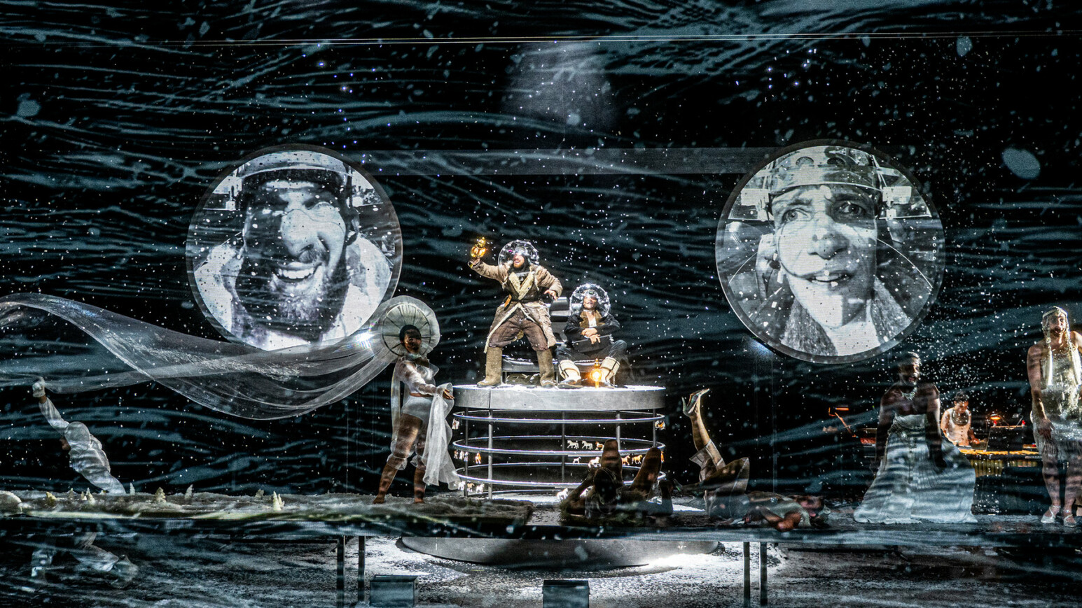 Bühnenbild von der Schneesturm