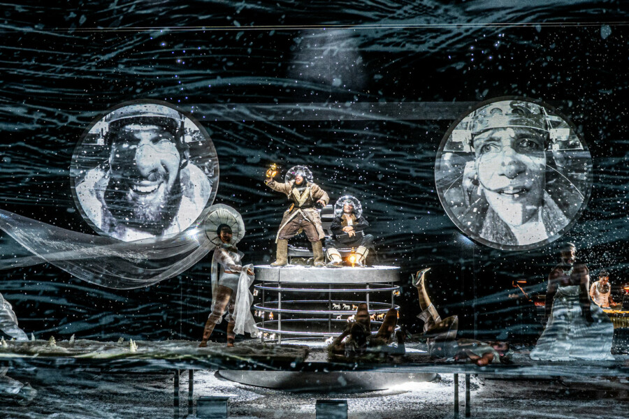 Bühnenbild von der Schneesturm