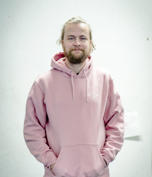 Studierte an der HfbK Hamburg Filmregie: Eike Weinreich