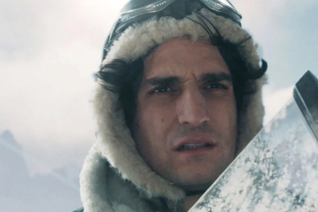 Scheut auch Schnee und Eis nicht, um seinen Freund zu retten: Louis Garrel als Saint-Ex