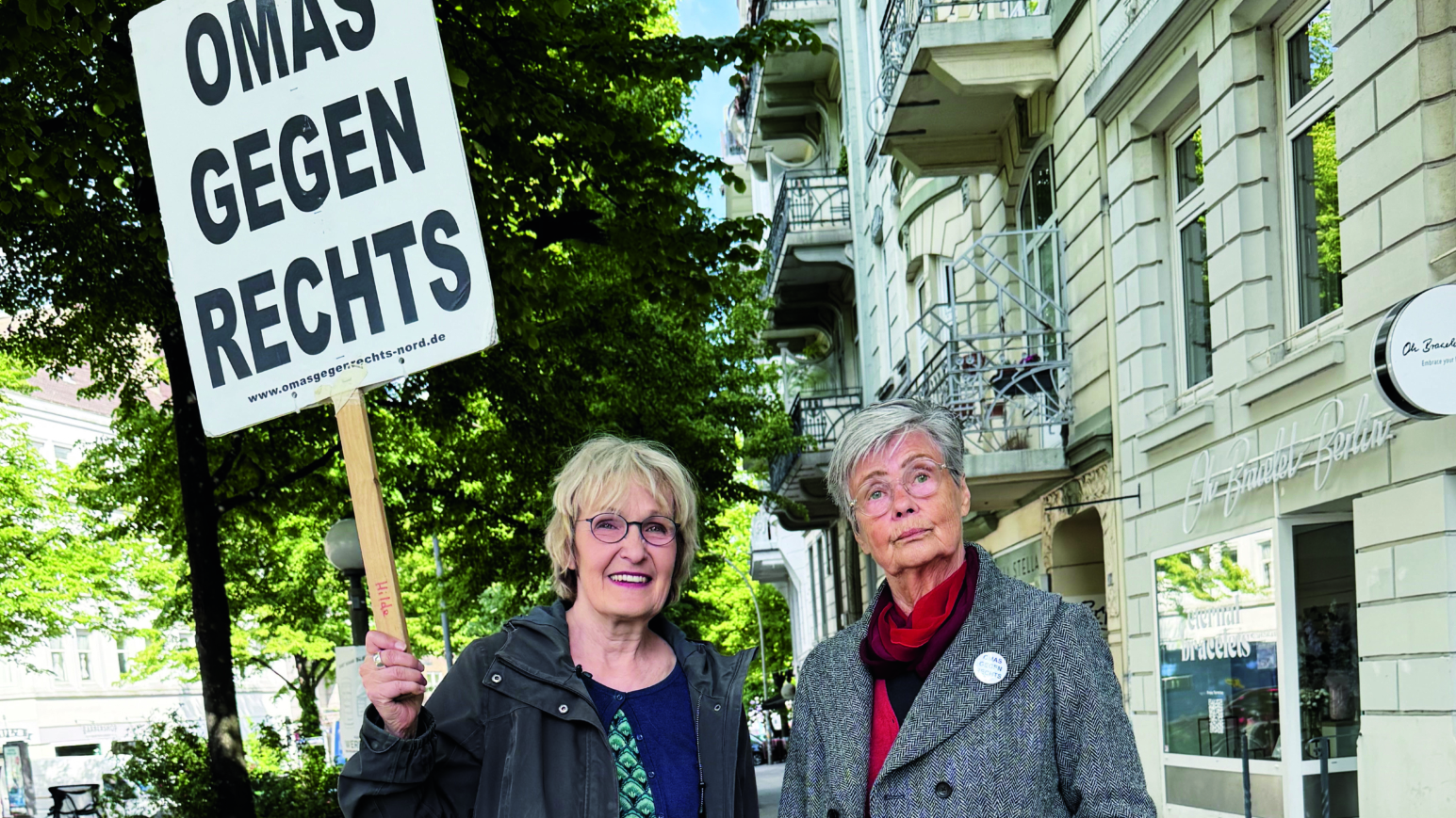 Beide Teil der Inititative Omas gegen Rechts: Sabine Hirsch und Hilde Vollmayr