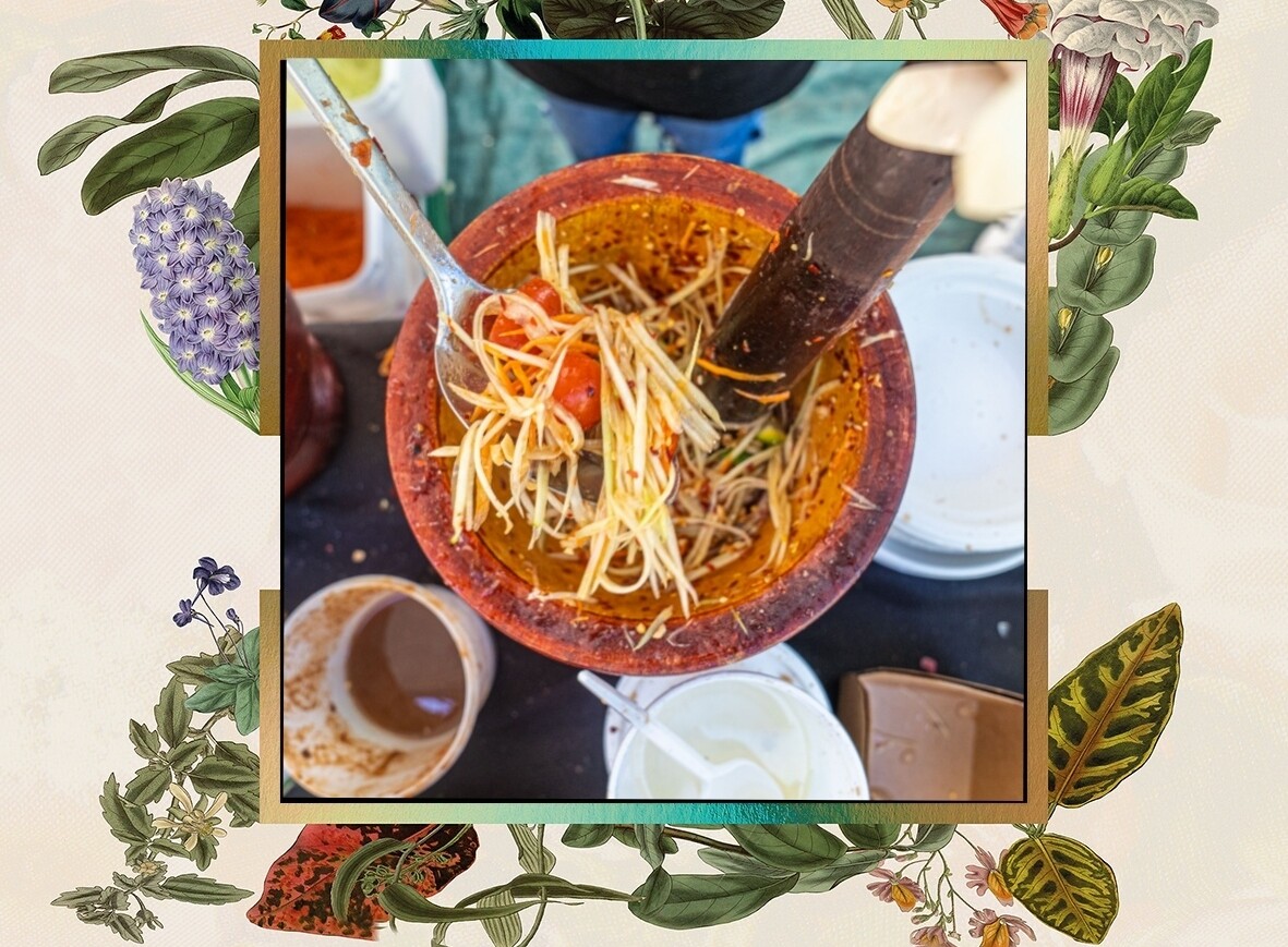 Illustration vom Thaimarkt mit einem Foto von thailändischer Speise