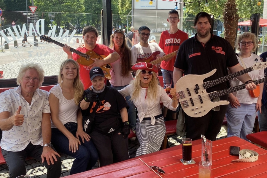 DIe Partyrollers bei der Planung von Hamburgs inklusiver Partyreihe im Zwick