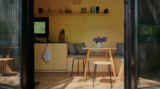 Hier morgens aufwachen? Die Tiny Häuser von Raus Life bieten einen optimalen Rückzugsort im Sommer