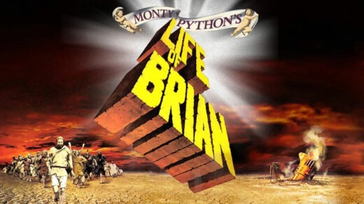 Schräg gestellter Schriftzug 'Life of Brian' vor einer Wüstenlandschaft mit mehreren Personen in antiker Kleidung