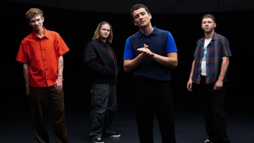 Die Band Provinz vor dunklem Hintergrund