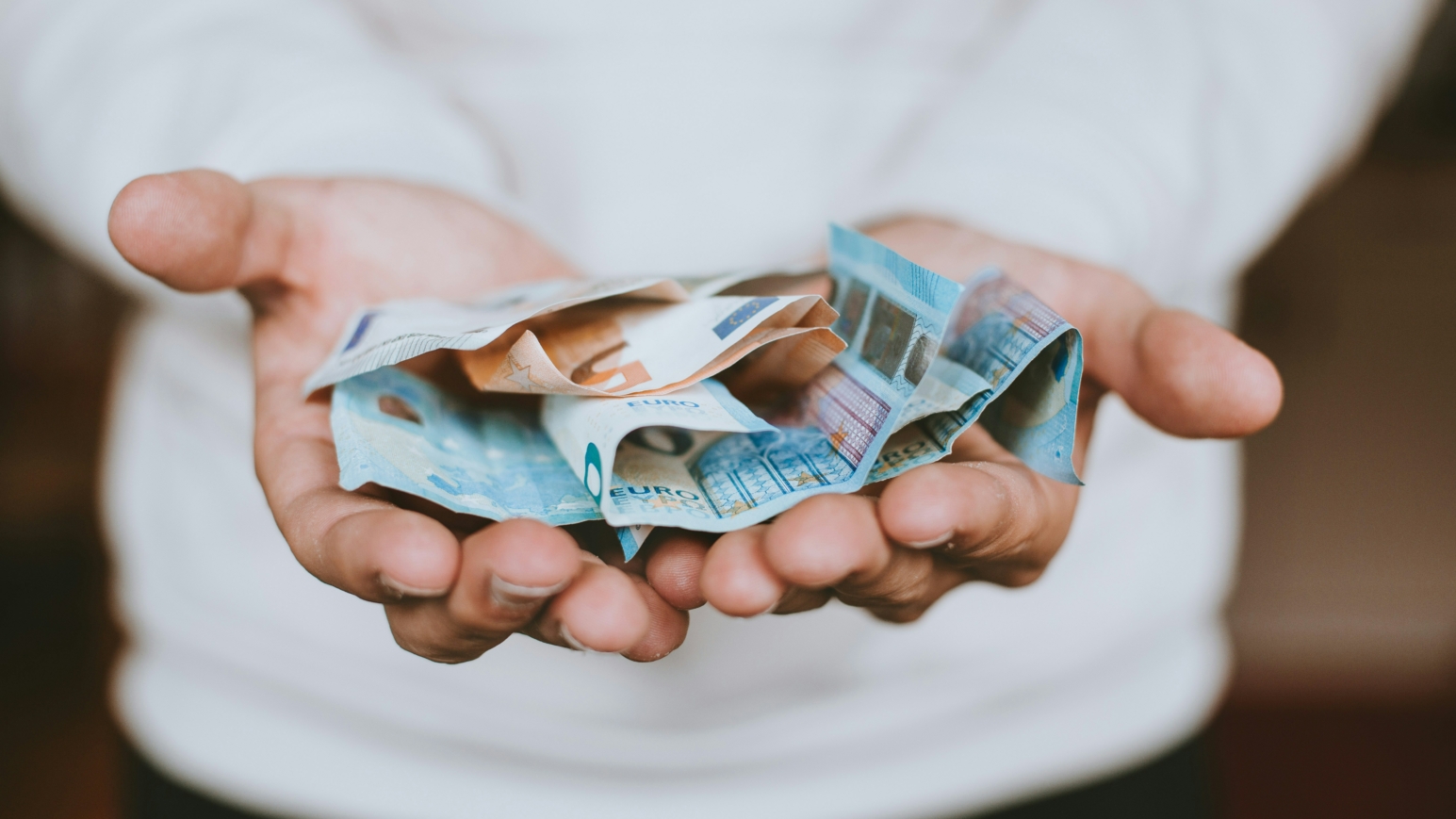 Am Ende des Geldes ist noch zu viel Monat übrig? Das könnte durch das bedingungslose Grundeinkommen in der Zukunft Geschichte sein
