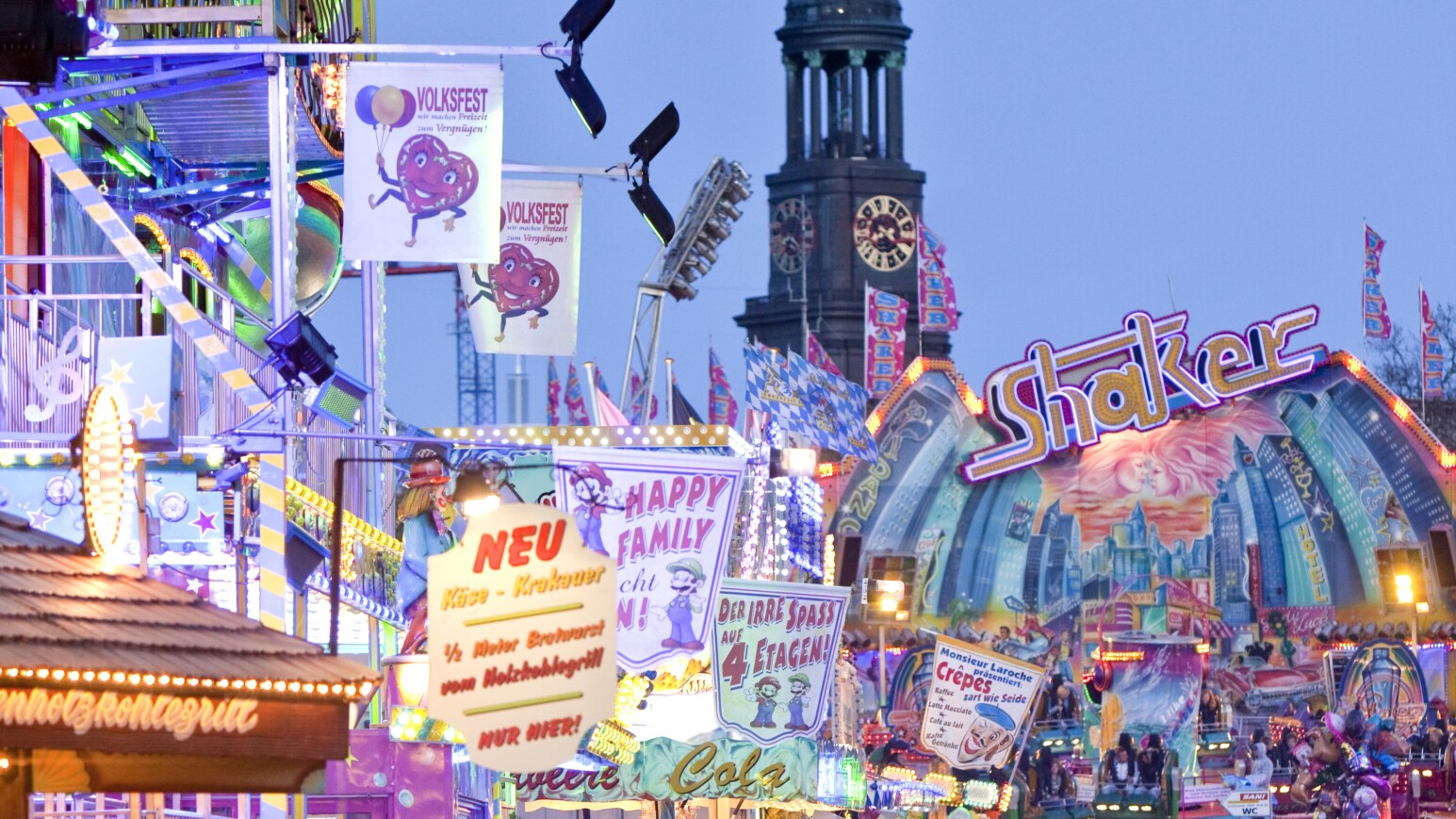 Der Hamburger Dom zur blauen Stunde