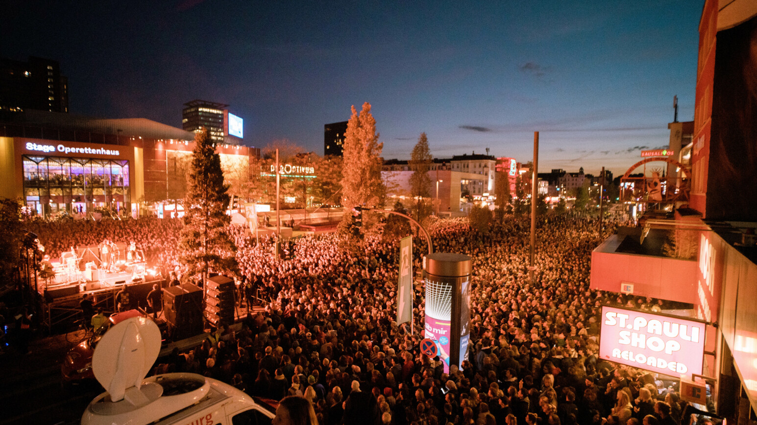 Bild des Reeperbahn Festival bei Nacht