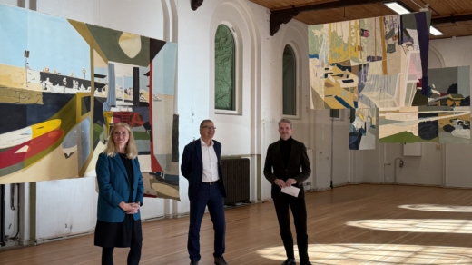 Jana Schiedek, Egbert Rühl und Martin Sowinski in der Turnhalle des neuen Standortes im Herzen von St. Pauli