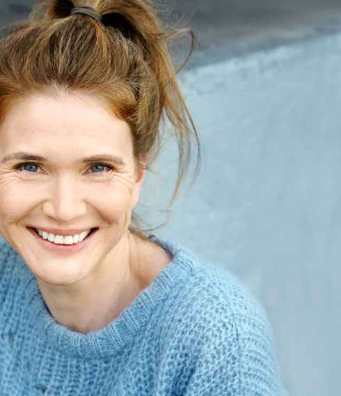 Lisa Hagmeister ist langjähriges Ensemble-Mitglied des Thalia Theaters, im Fernsehen und jetzt in Fatih Akins neuem Kinofilm