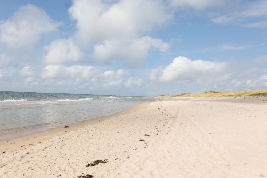 Der breite Sandstrand auf Sylt ist einfach bilderbuchhaft