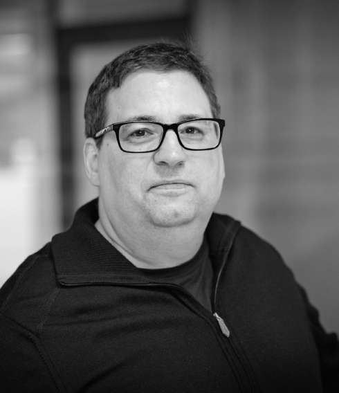 Schwarz Weiss Aufnahme des Autors Sven Weiss