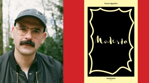 Fünf Personen in dunkler Kleidung, einige mit sichtbaren Tattoos an Armen, vor neutralem Hintergrund.