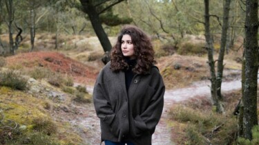 Jasmin Schreiber im Wald