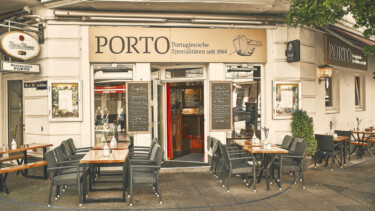 Seit über vierzig Jahren begeistert das Eckrestaurant im trubeligen Portugiesenviertel mit traditioneller Küche ( ©Marc Sill)