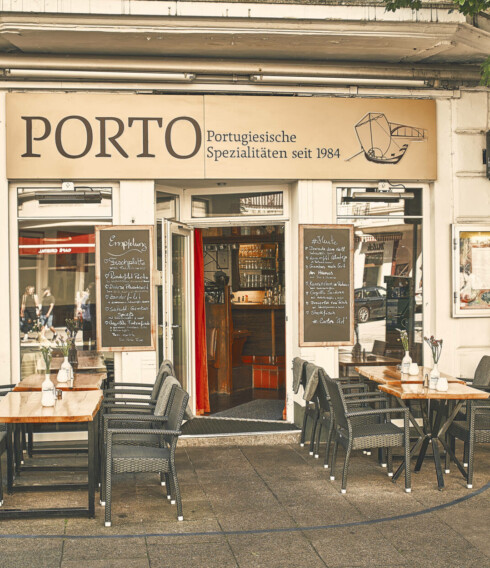 Seit über vierzig Jahren begeistert das Eckrestaurant im trubeligen Portugiesenviertel mit traditioneller Küche ( ©Marc Sill)