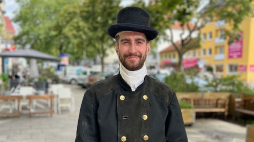 Jung, sympathisch und wichtiger Teil der Energiewende: der Schornsteinfegermeister Louis Bergerhoff